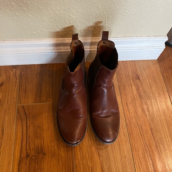 Frye Melissa Chelsea Boot - Picture 3 of 8